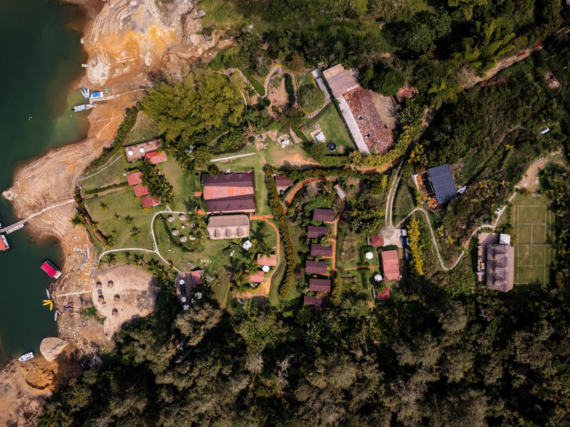 Hotel Pietrasanta Guatape Bagian luar foto