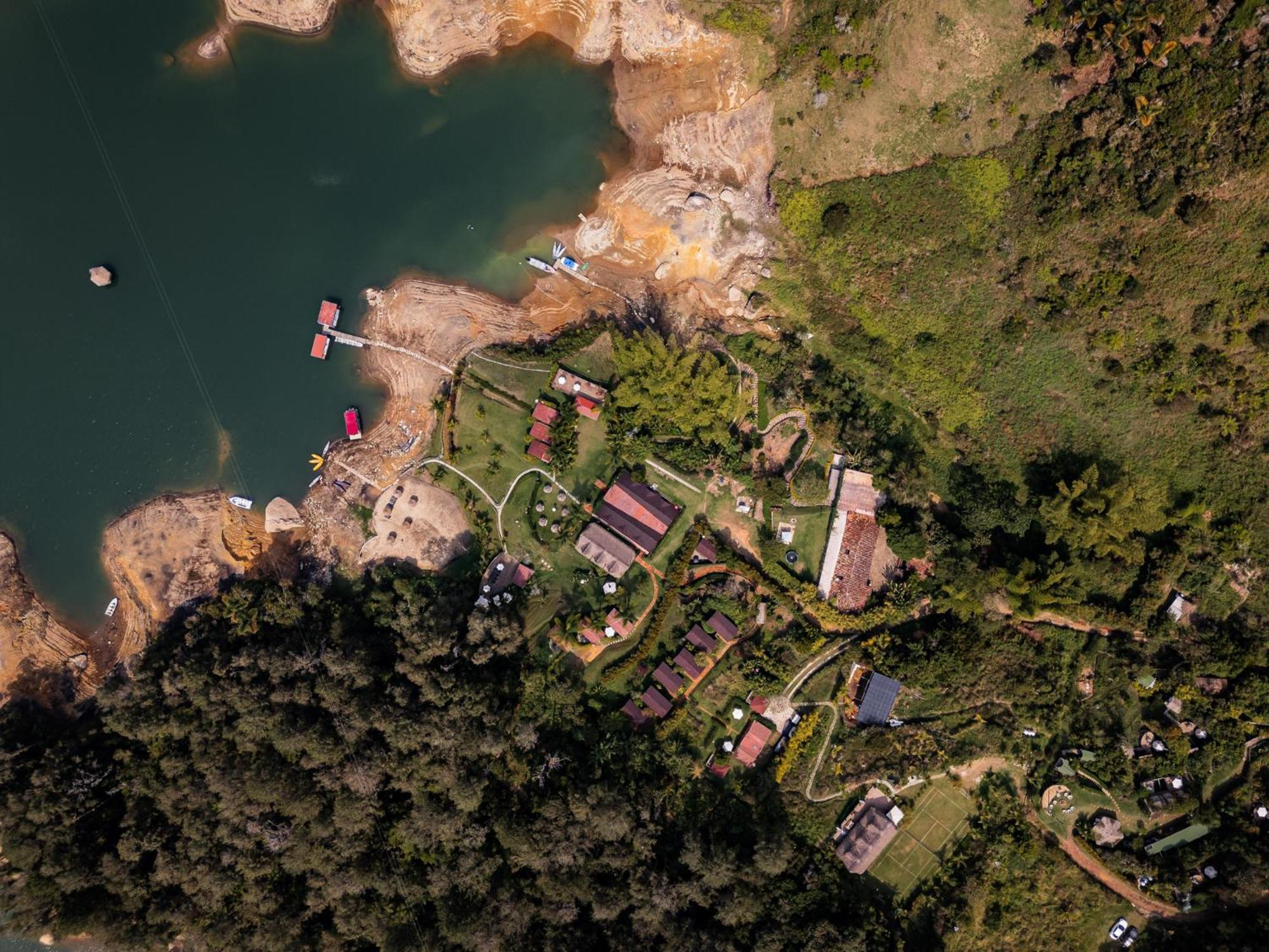 Hotel Pietrasanta Guatape Bagian luar foto
